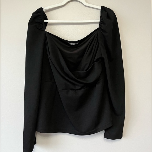 NEW Puff Sleeve Sweetheart Top - Picture 3 of 4